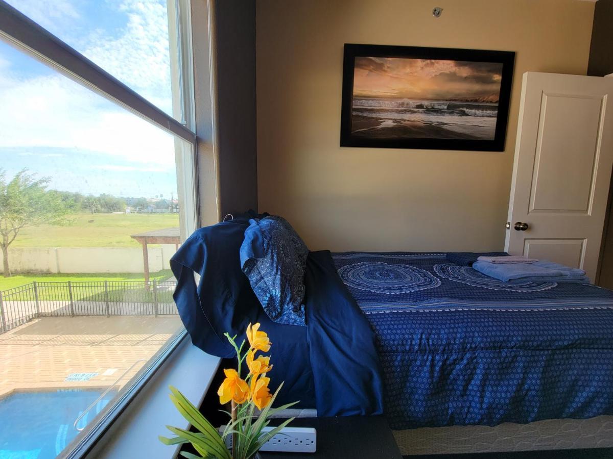 Modern, Private, Smart 4 Bedroom Condo In Desirable Location In Mcallen With Pool! Extérieur photo